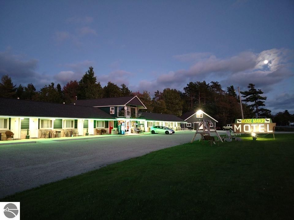 16086 Us Hwy 2, Cooks, MI 49817